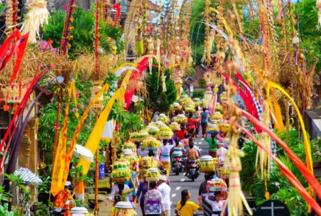 8 Festival dan Perayaan Adat Bali di Indonesia